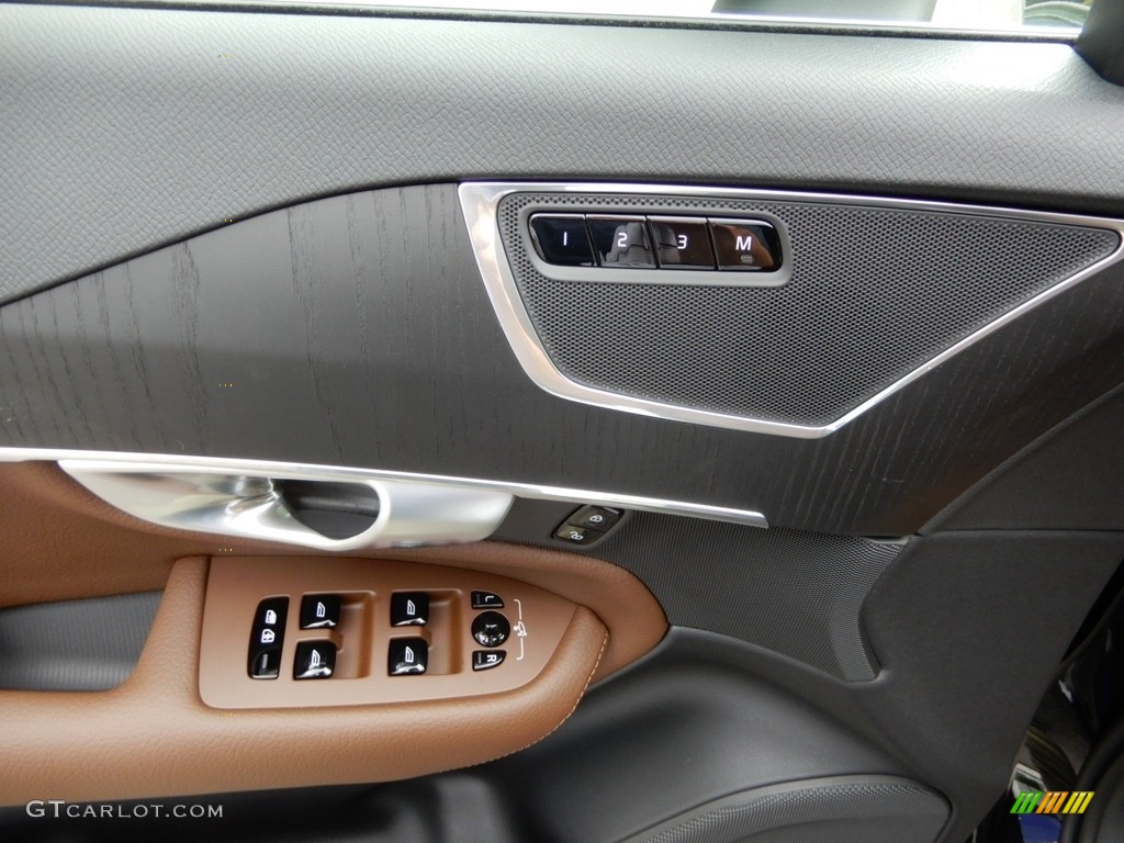 2020 Volvo XC90 T6 AWD Momentum Maroon Door Panel Photo #134161905