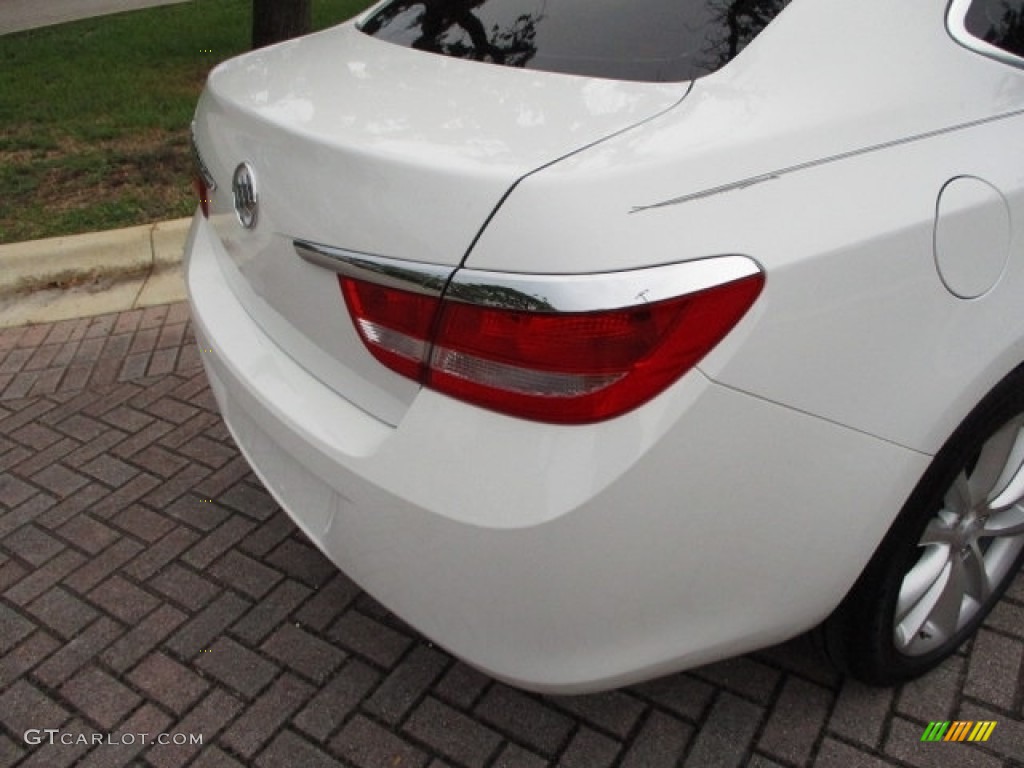 2014 Verano  - Summit White / Medium Titanium photo #19