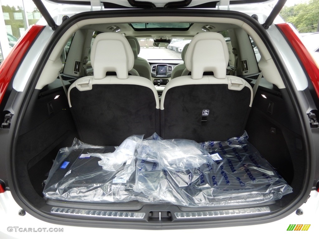 2020 Volvo XC90 T6 AWD Momentum Trunk Photo #134162103