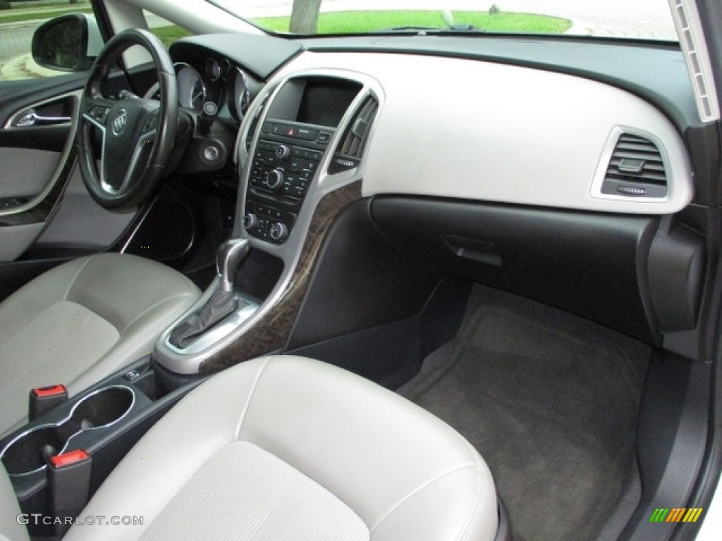 2014 Verano  - Summit White / Medium Titanium photo #24