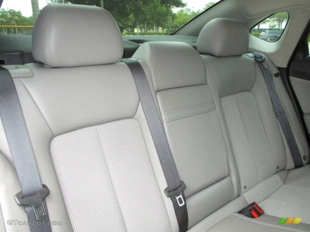 2014 Verano  - Summit White / Medium Titanium photo #28