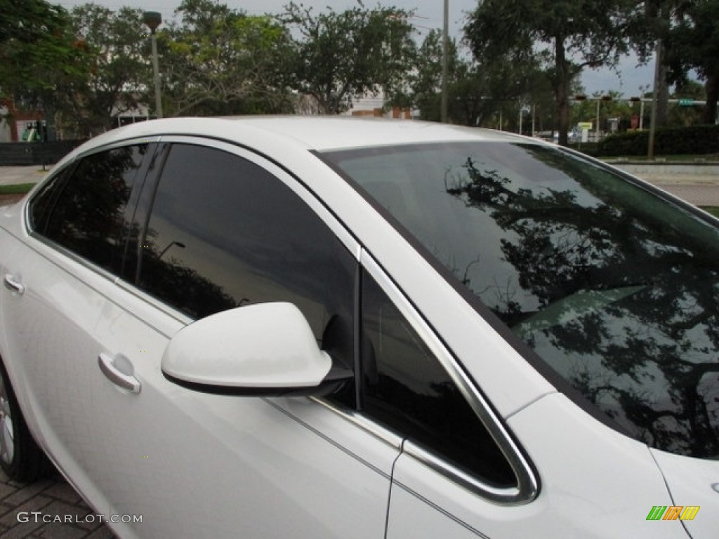 2014 Verano  - Summit White / Medium Titanium photo #32