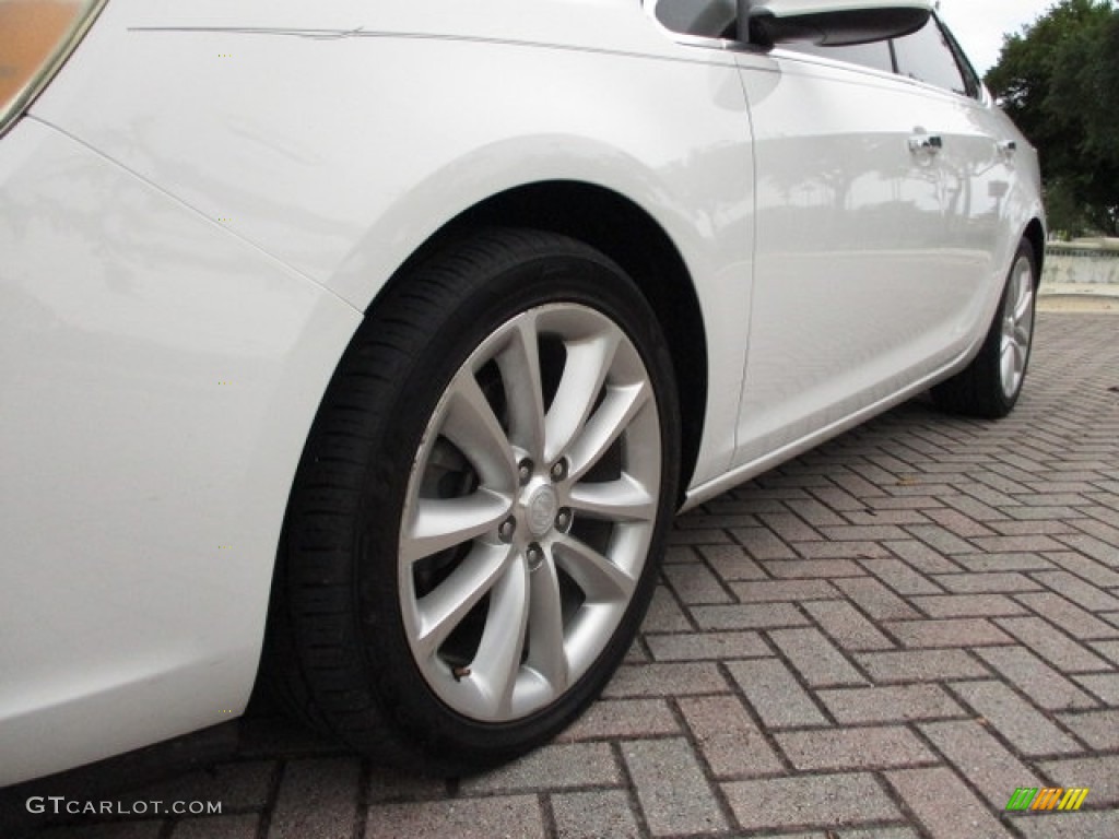 2014 Verano  - Summit White / Medium Titanium photo #50