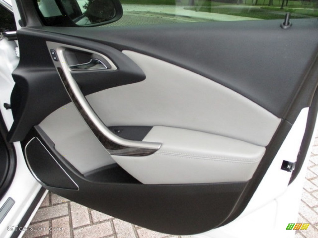 2014 Verano  - Summit White / Medium Titanium photo #53