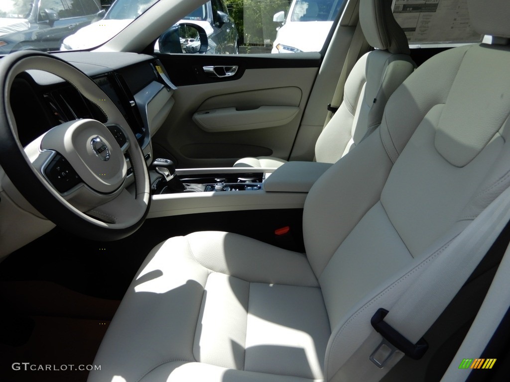 2020 Volvo XC60 T5 AWD Momentum Front Seat Photo #134162961