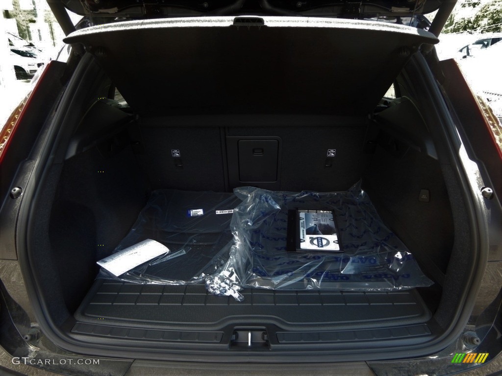 2019 XC40 T5 Momentum AWD - Black Stone / Blond photo #3