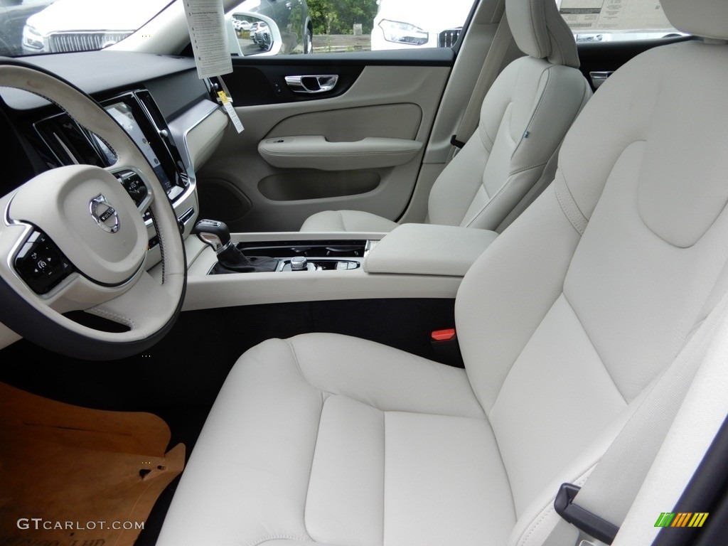 Blond Interior 2019 Volvo S60 T6 AWD Momentum Photo #134165178