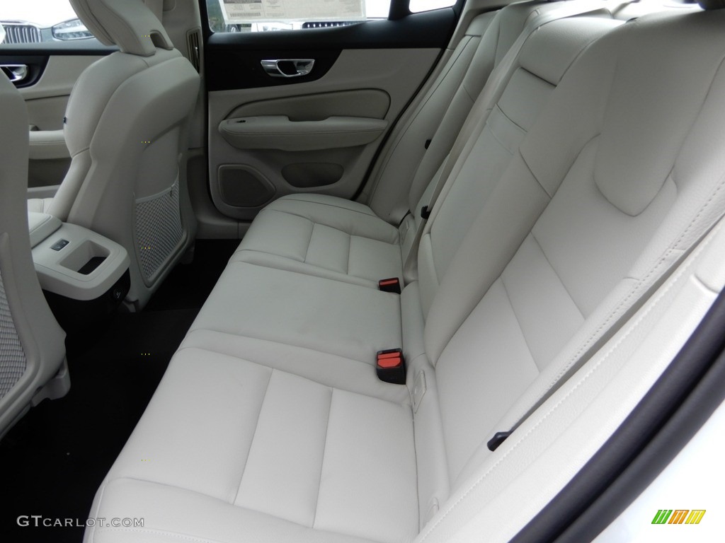Blond Interior 2019 Volvo S60 T6 AWD Momentum Photo #134165199