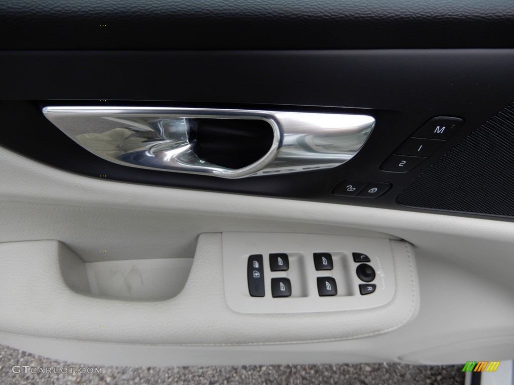 2019 Volvo S60 T6 AWD Momentum Blond Door Panel Photo #134165253