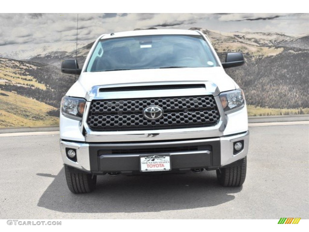 2019 Tundra SR5 CrewMax 4x4 - Super White / Graphite photo #2