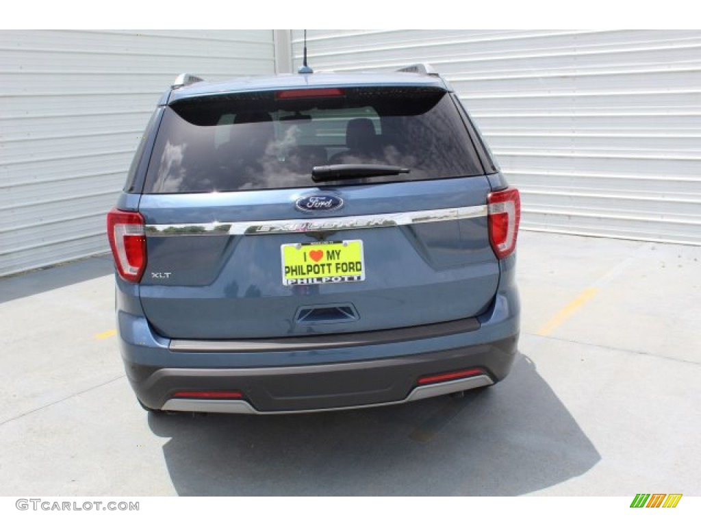 2019 Explorer XLT - Blue Metallic / Medium Black photo #7