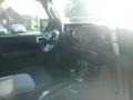 Sting-Gray - Wrangler Unlimited Sahara 4x4 Photo No. 11