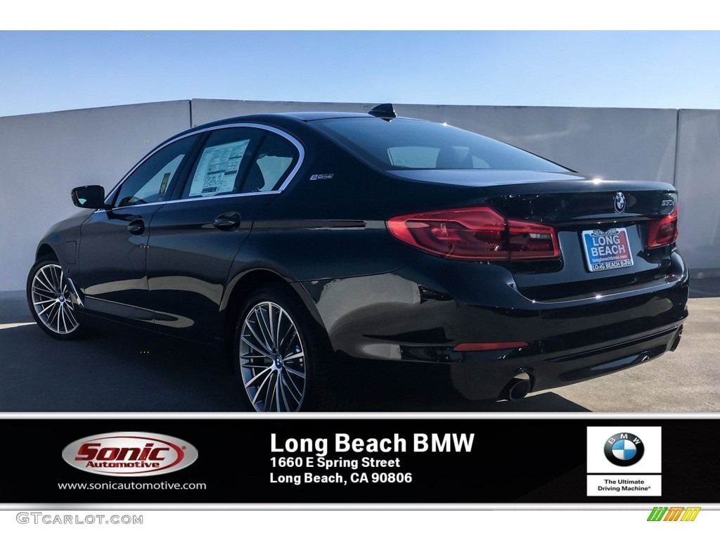 2019 5 Series 530e iPerformance Sedan - Black Sapphire Metallic / Black photo #2