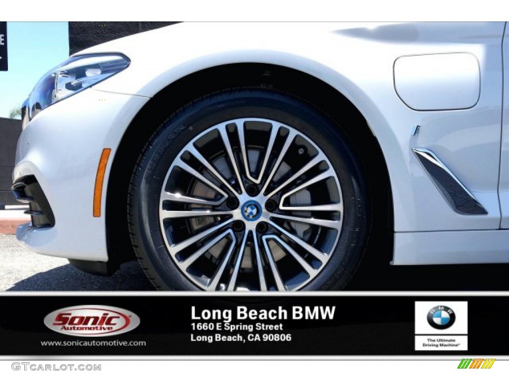 2019 5 Series 530e iPerformance Sedan - Alpine White / Black photo #9