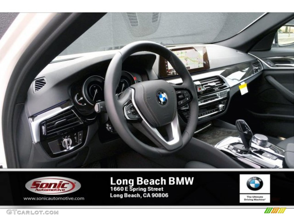 2019 5 Series 530e iPerformance Sedan - Alpine White / Black photo #4