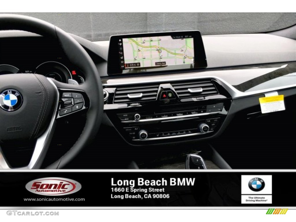 2019 5 Series 530e iPerformance Sedan - Alpine White / Black photo #5