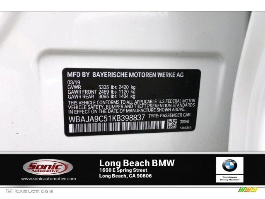 2019 5 Series 530e iPerformance Sedan - Alpine White / Black photo #11