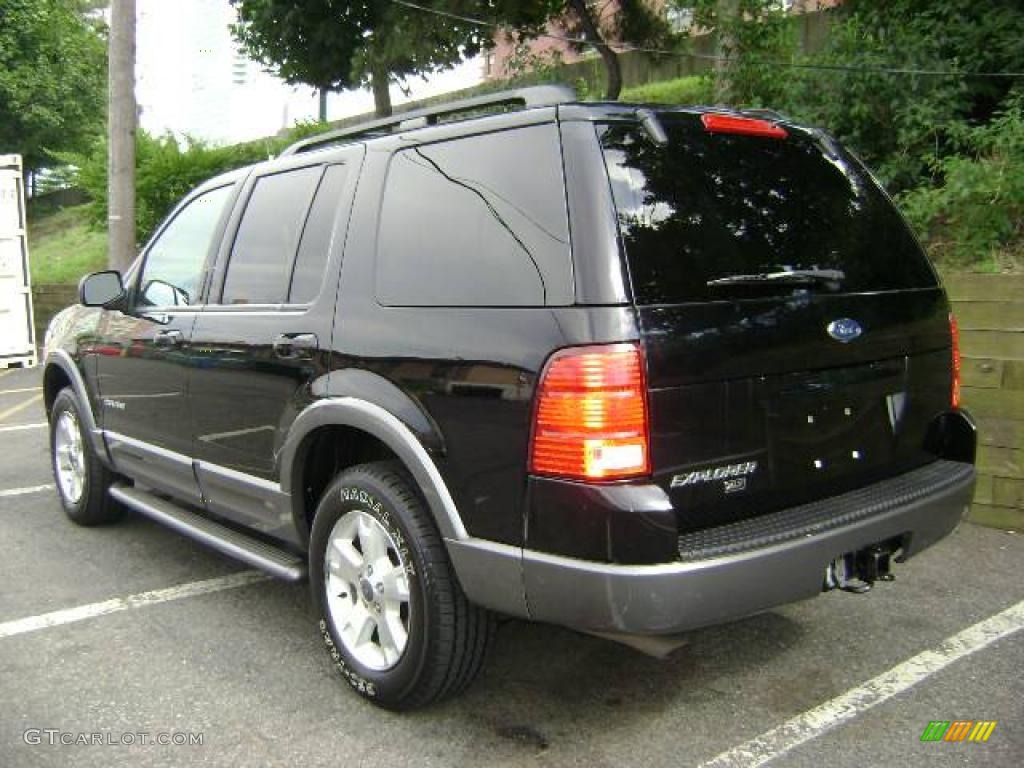 2002 Explorer XLT 4x4 - Black Clearcoat / Graphite photo #9