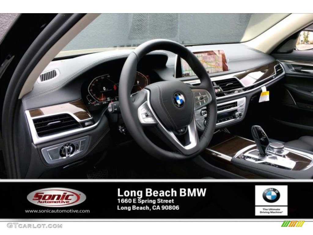 2020 7 Series 740i Sedan - Black Sapphire Metallic / Black photo #4