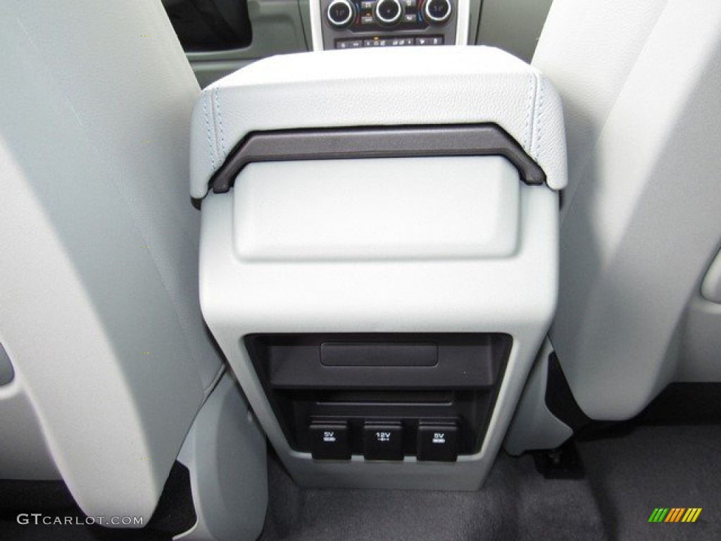 2018 Discovery Sport SE - Corris Grey Metallic / Glacier photo #15