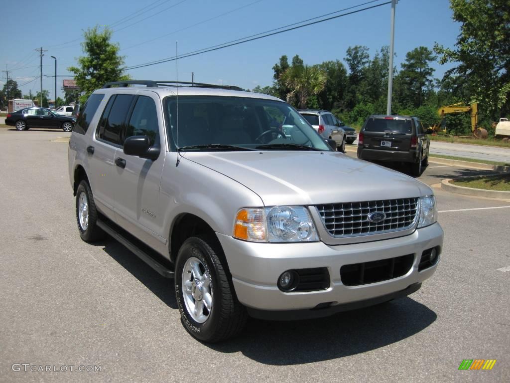 2004 Explorer XLT - Silver Birch Metallic / Graphite photo #4