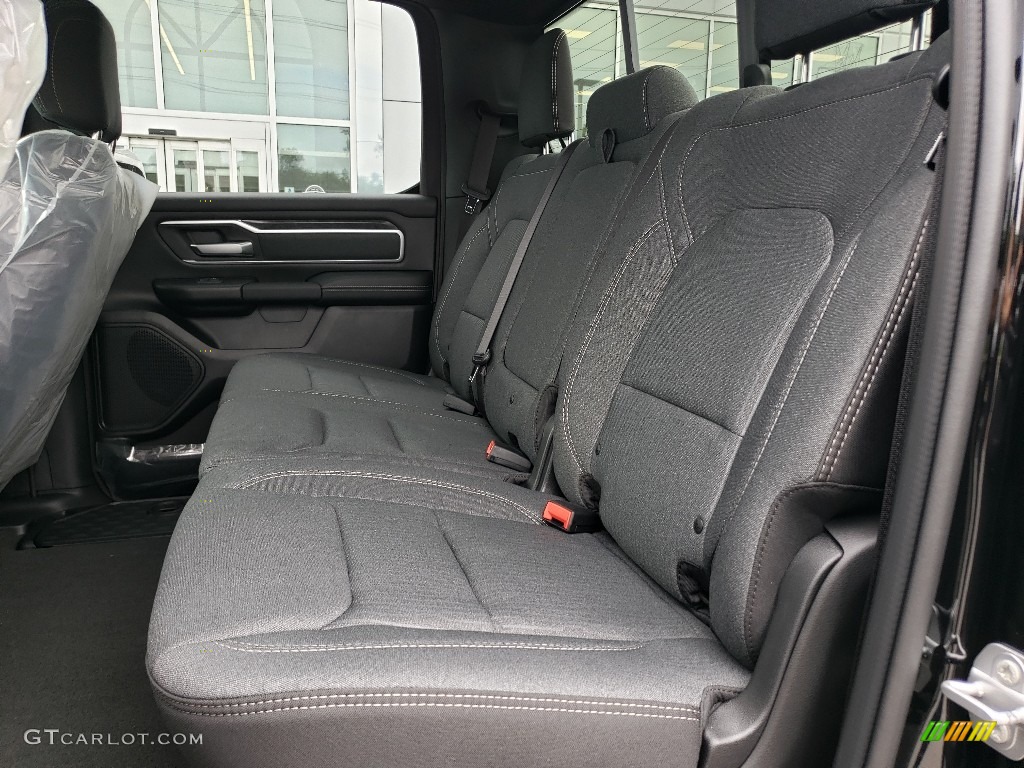 2019 1500 Big Horn Crew Cab 4x4 - Diamond Black Crystal Pearl / Black photo #6
