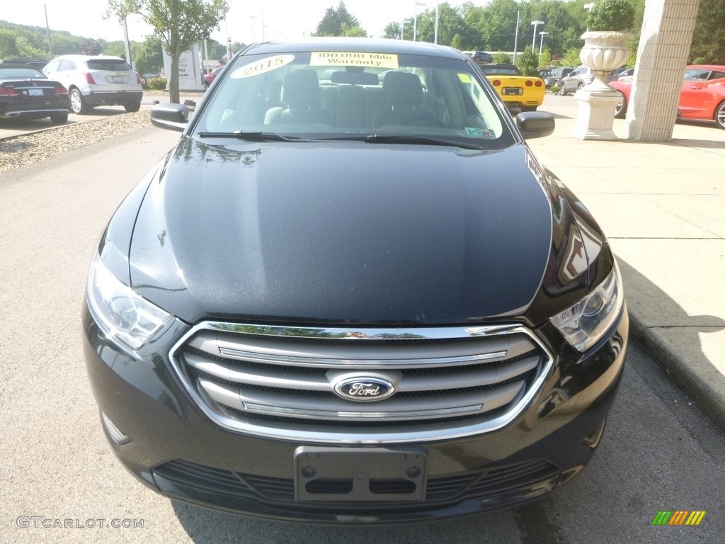 2015 Taurus SE - Tuxedo Black Metallic / Dune photo #4