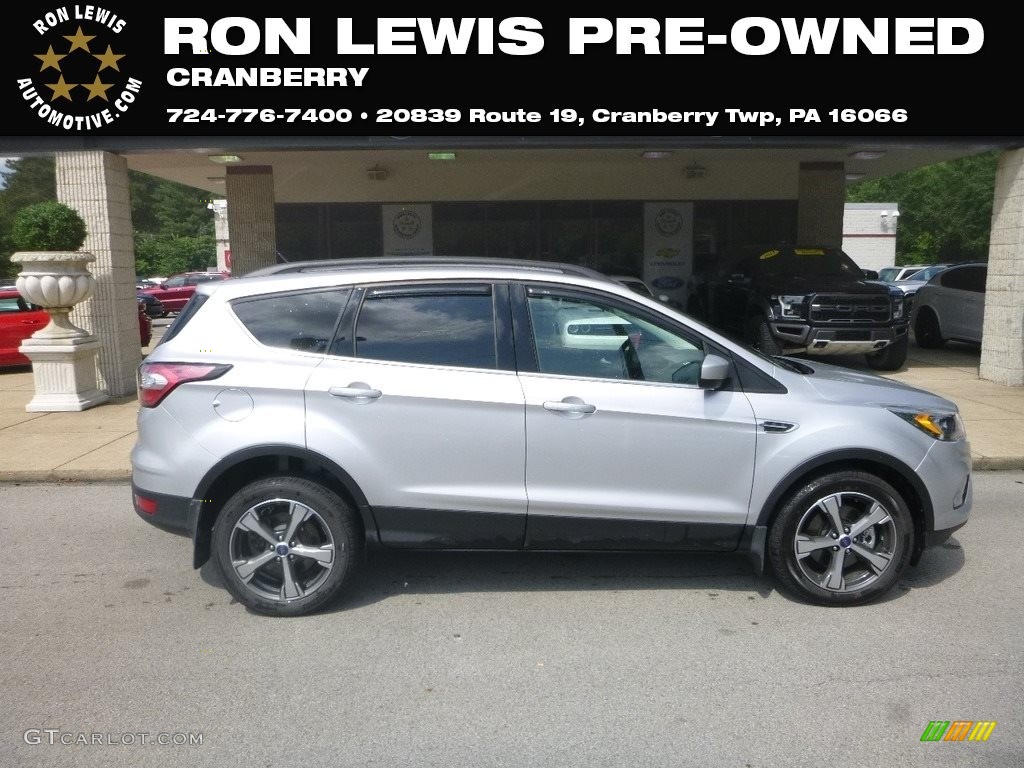 2017 Escape SE 4WD - Ingot Silver / Charcoal Black photo #1