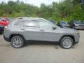 Sting-Gray - Cherokee Latitude Plus 4x4 Photo No. 6