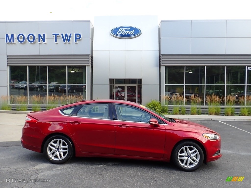 2016 Fusion SE - Ruby Red Metallic / Dune photo #1