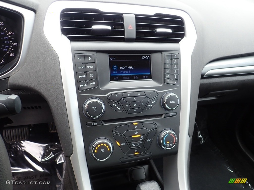 2015 Fusion SE - Deep Impact Blue Metallic / Charcoal Black photo #27