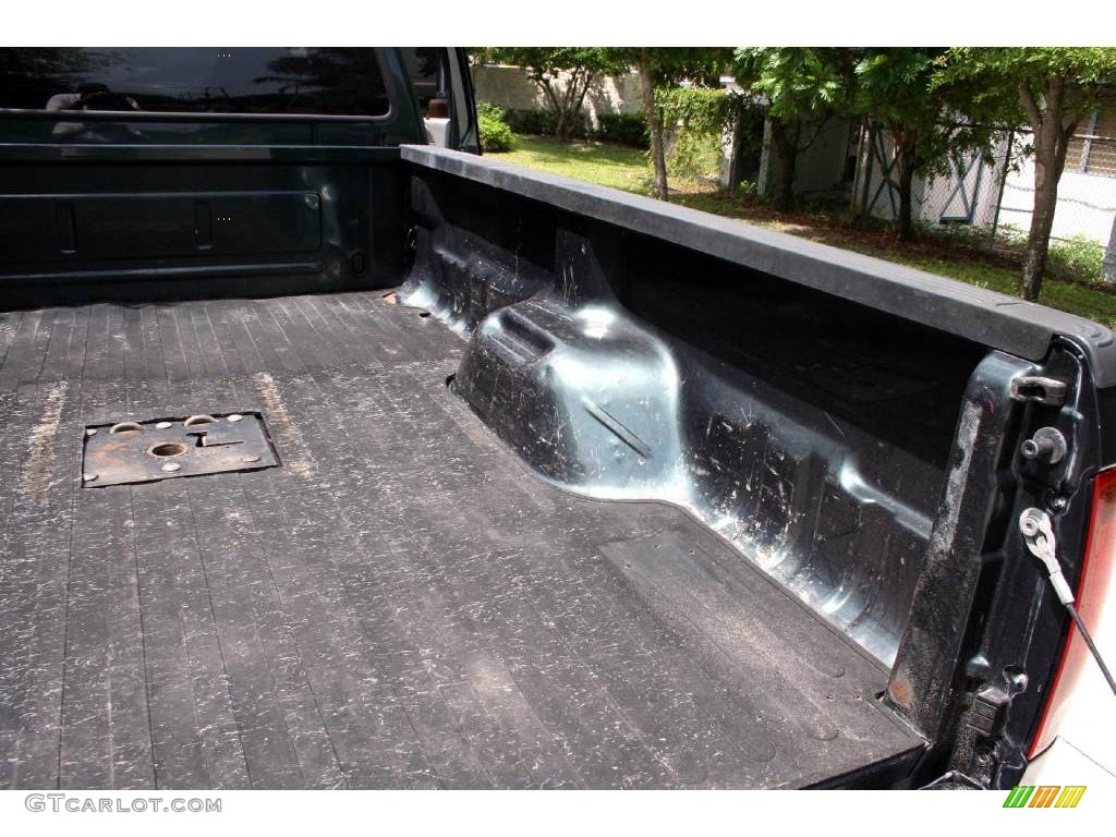 2004 F350 Super Duty FX4 Crew Cab 4x4 - Dark Green Satin / Medium Flint photo #38