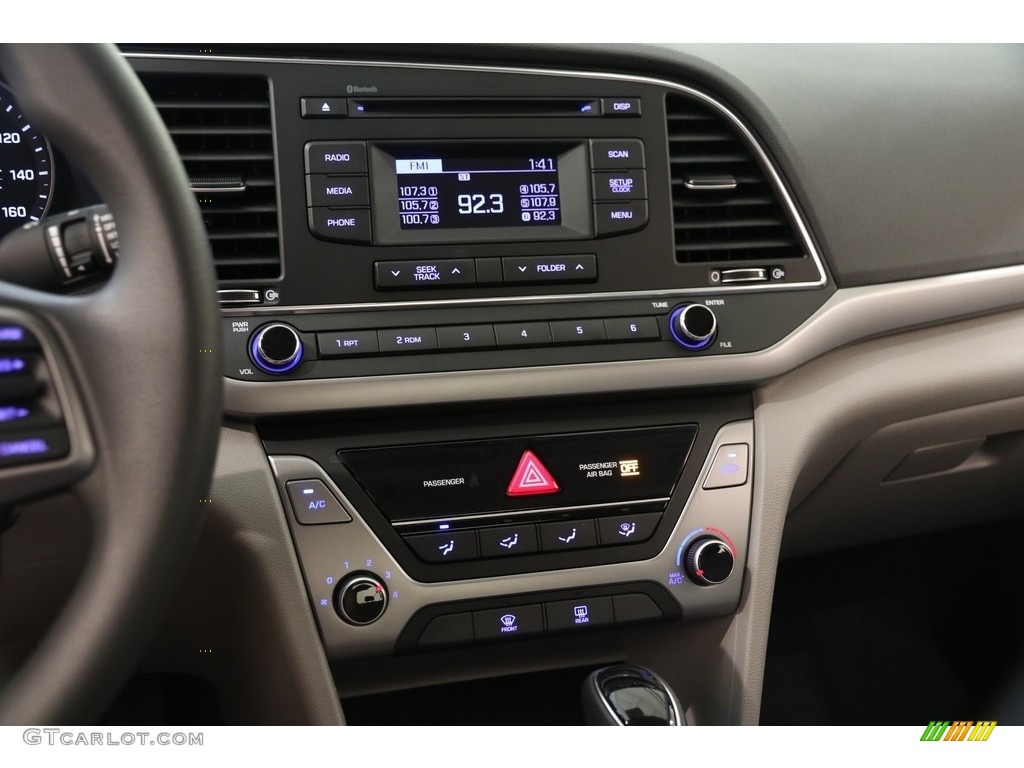 2018 Elantra SE - Symphony Silver / Gray photo #9