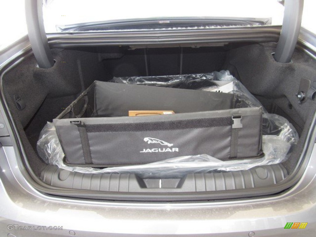 2020 Jaguar XF Prestige Trunk Photos