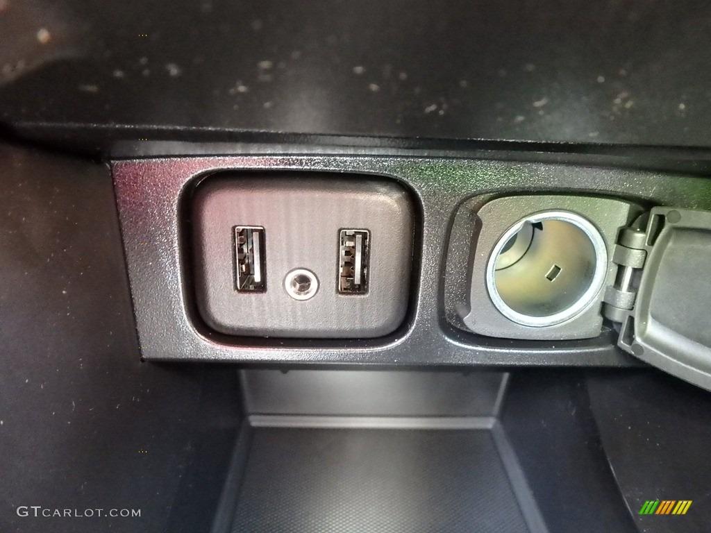 2019 Encore Preferred - Deep Azure Metallic / Ebony photo #20