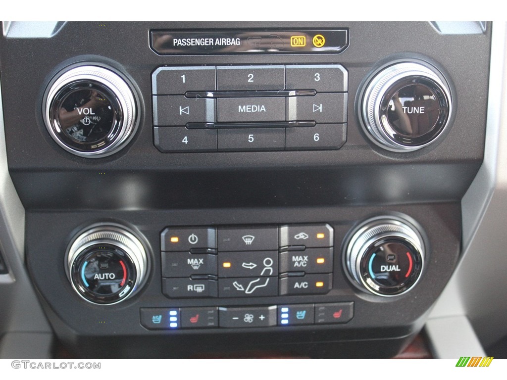 2019 F450 Super Duty King Ranch Crew Cab 4x4 - White Platinum Metallic Tri-Coat / King Ranch Java photo #17