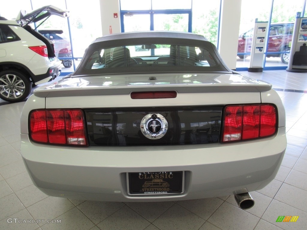 2009 Mustang V6 Convertible - Brilliant Silver Metallic / Dark Charcoal photo #10