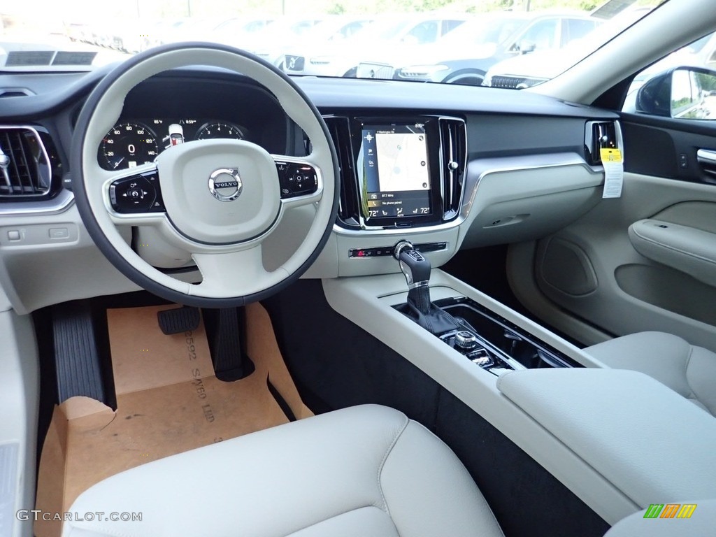 Blond Interior 2020 Volvo S60 T5 Momentum Photo #134239788