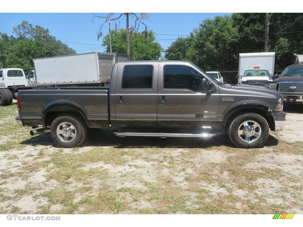 2005 F250 Super Duty Lariat Crew Cab - Dark Shadow Grey Metallic / Medium Flint photo #4