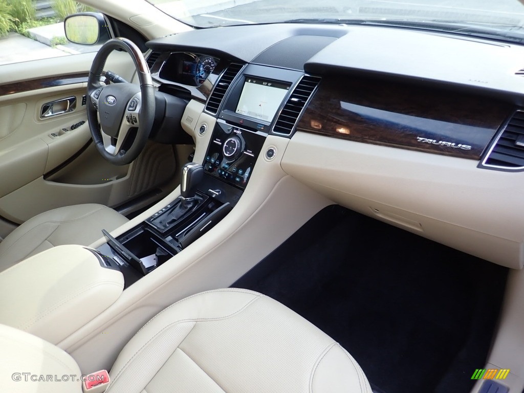 Charcoal Black Interior 2018 Ford Taurus Limited Photo #134241594