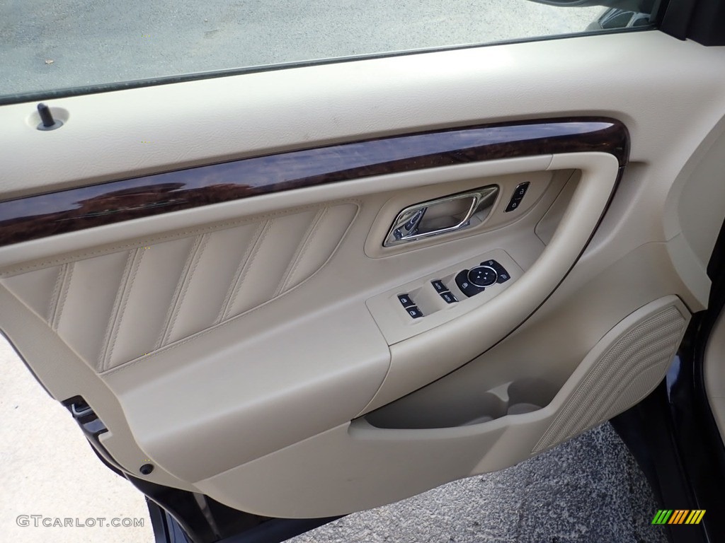 2018 Ford Taurus Limited Charcoal Black Door Panel Photo #134241708