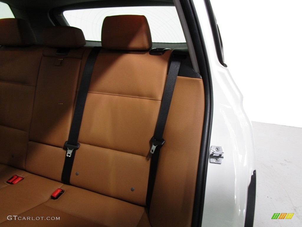 2016 X3 xDrive28i - Mineral White Metallic / Saddle Brown photo #12