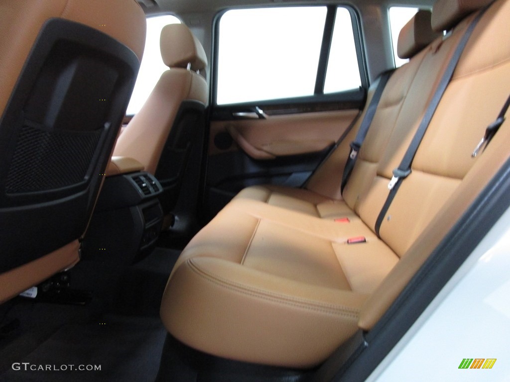 2016 X3 xDrive28i - Mineral White Metallic / Saddle Brown photo #13