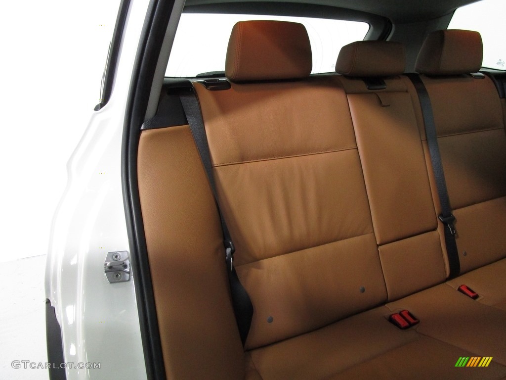 2016 X3 xDrive28i - Mineral White Metallic / Saddle Brown photo #18