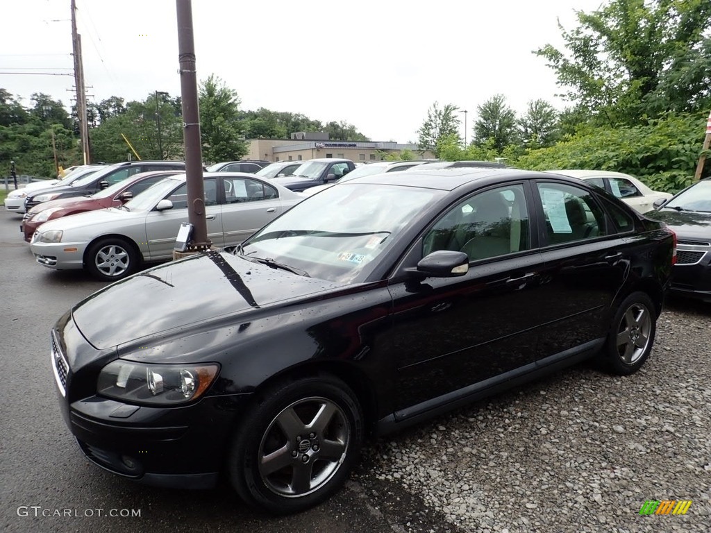 2006 S40 T5 AWD - Black / Off Black photo #1