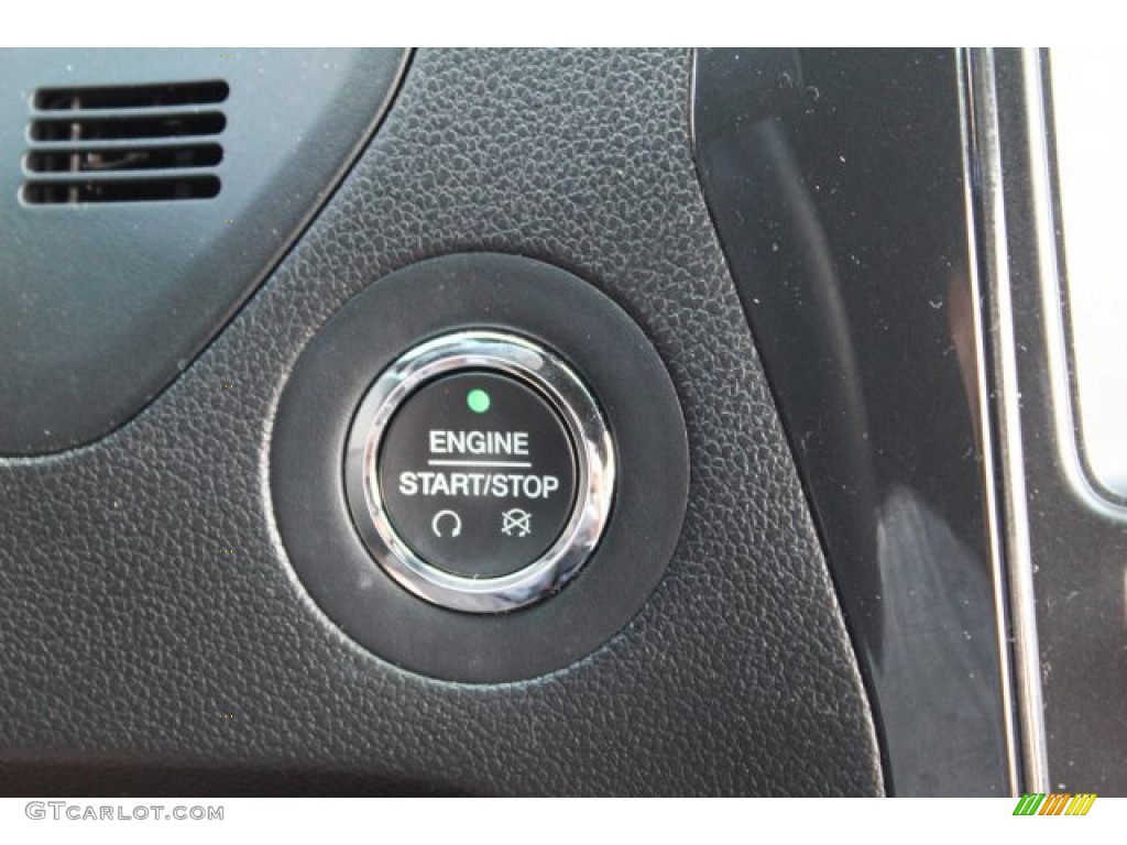 2018 Explorer XLT - White Platinum / Medium Stone photo #19