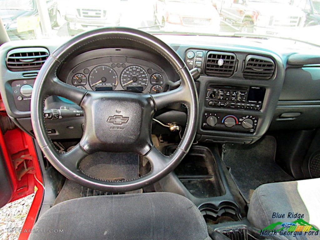 2001 Blazer LT 4x4 - Victory Red / Graphite photo #9