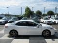 Super White - Camry SE Photo No. 3