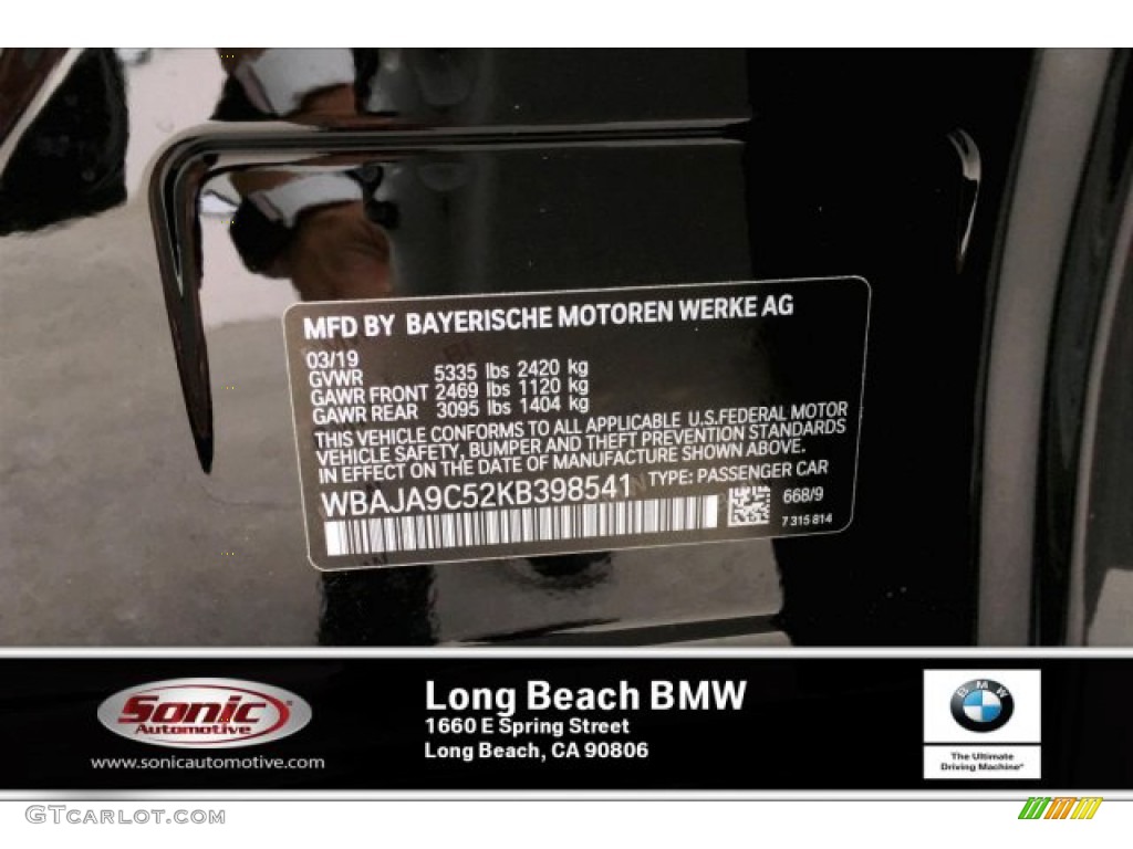 2019 5 Series 530e iPerformance Sedan - Jet Black / Black photo #11