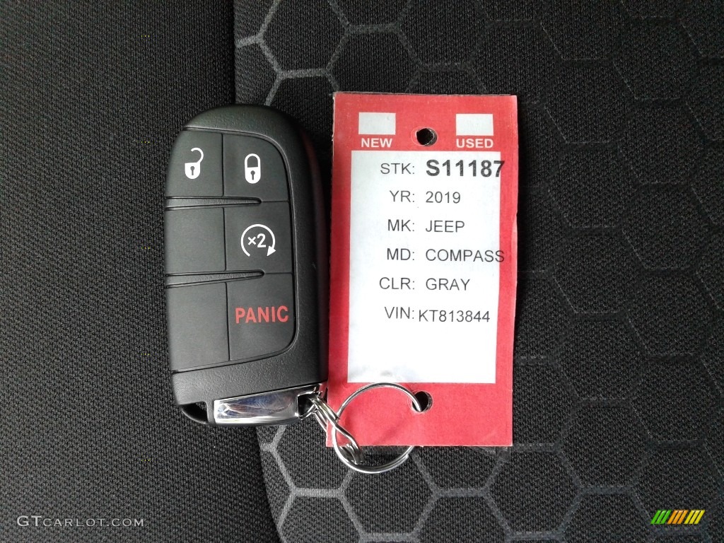 2019 Compass Sport 4x4 - Sting-Gray / Black photo #31